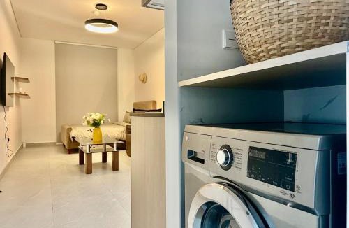 Bur Dubai Apartment | Karama stunning unit for 4