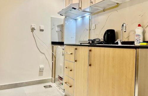 Bur Dubai Apartment | Karama stunning unit for 4