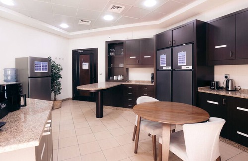 Jumeira 3 Bed & Breakfast | Kilimanjaro Suite at Full Moon Guesthouse