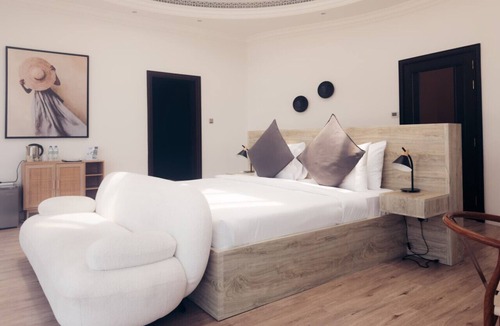 Jumeira 3 Bed & Breakfast | Kilimanjaro Suite at Full Moon Guesthouse