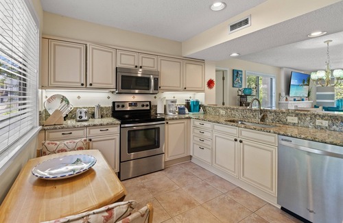 Arcadian Shores Villa | Kingston WHP 19A 1st floor Villa w/pool/beach