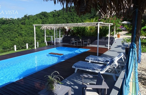 Javilla Bed & Breakfast | La Colina Pura Vista -B&B- wood cabins on Pacific
