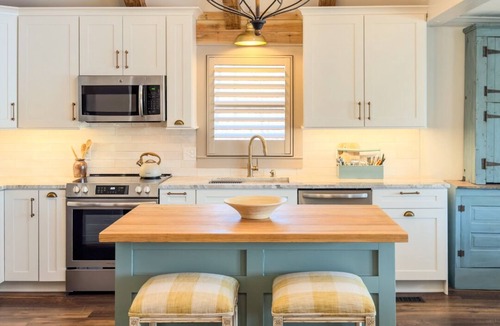Anderson House | Lake life at our 4 BR on Lake Hartwell near Clemson University and Anderson, SC