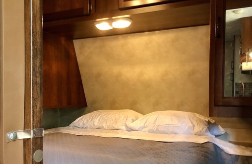 Gilbert House | Lake Murray lakefront/lake view RV camping/boating Short forest trail to shore