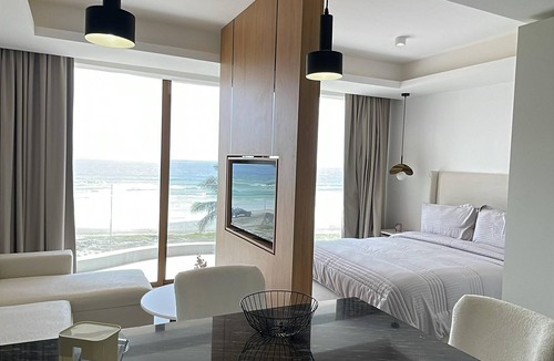 Taqah Apartment | Lamar Seaside Studio with Sofa Bed