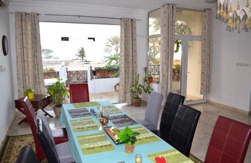 Al Ghubrah Ash Shamaliyyah House | Lana Villa