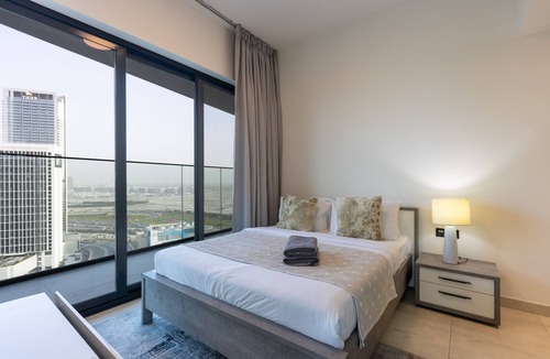 Business Bay Apartment | Livbnb-Classy 2B w/Jacuzzi & BurjKhalifa View