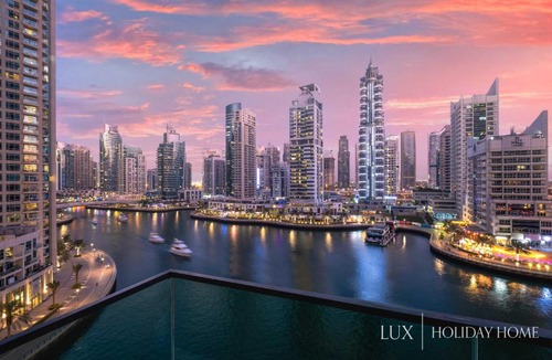 Jumeirah Beach Residence Apartment | LUX - Contemporary Suite with Full Marina View