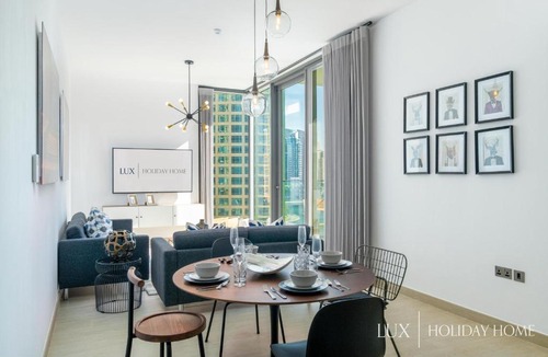 Jumeirah Beach Residence Apartment | LUX - Contemporary Suite with Full Marina View