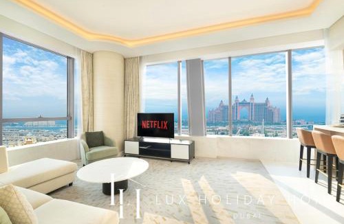 Palm Jumeirah Apartment | LUX Iconic Views at The Palm Tower Suite 1