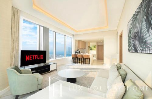 Palm Jumeirah Apartment | LUX Iconic Views at The Palm Tower Suite 1