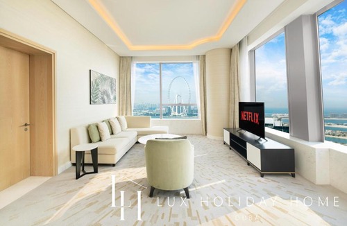 Palm Jumeirah Apartment | LUX Iconic Views at The Palm Tower Suite 3