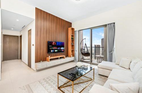 Trade Centre 1 Apartment | Luxe 2BR at Grande Signature Residence The Bellagge with Burj Khalifa View