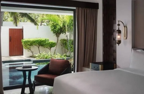 Salalah Hotel | Luxurious 1BR Villa! 4 Units w/Plunge Pools! Beachfront, Spa and Free Parking!
