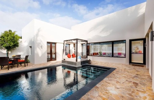 Salalah Hotel | Luxurious 2BR Villa w/Private Pool & Garden view! Gym Access, Free Parking!