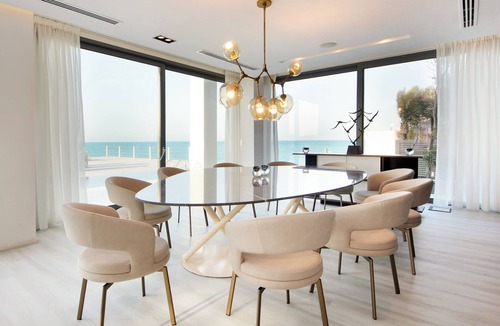 Abu Dhabi Villa | Luxurious Overwater Villa with private swimming pool and luxury amenities
