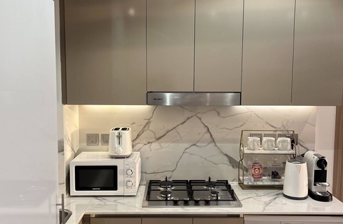 Dubai Apartment | Luxury 1-bedroom apartment in lovely Dubai with stunning Burj Khalifa View