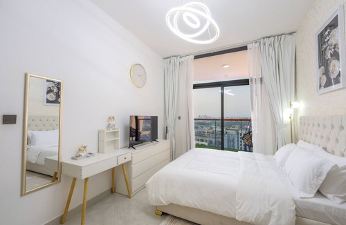 Jadaf Apartment | Luxury 1 Bedroom with Pool Dubai Frame/Museum View