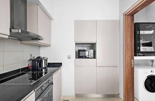 Palm Jumeirah Apartment | Luxury 1BR in Caribbean - Palm Jumeirah