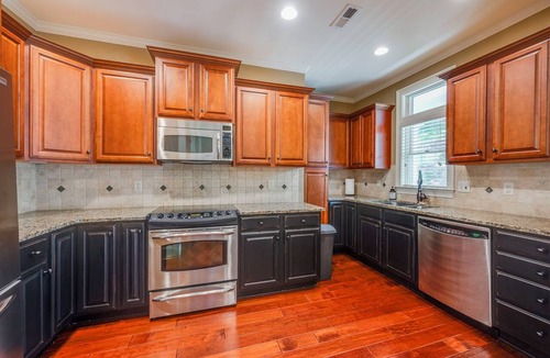 Tigerville Cottage | Luxury 6-bedroom cottage with golf course view in charming Travelers Rest