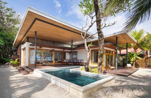 Carmen Villa | Luxury Beachfront Villa Akoya