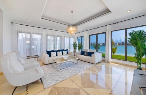 Palm Jumeirah Villa | Maison Privee - 5 Stars Villa with Private Pool or Beach on Palm Jumeirah