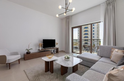 Abu Dhabi Apartment | Maison Privee - Relaxed Yas living with Resort-Style Facilities
