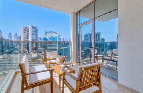 Business Bay Apartment | Manzil - Chic 2BR with Dubai Canal Views