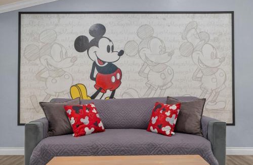 Anaheim Resort Villa | Mickeys House by OC Adventure Homes