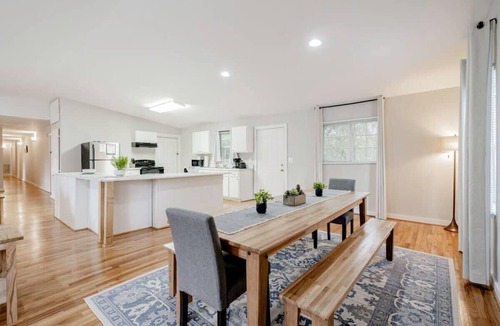 Columbia House | Mins to USC, Hospital, Zoo! Columbia Duet- 2 Units