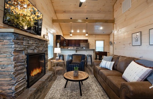 Pigeon Forge Cabin | Minutes From The Heart Of Pigeon Forge/Hot Tub/New