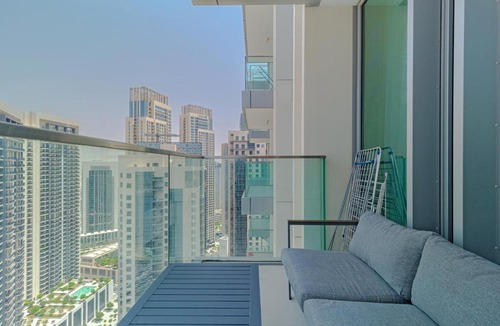 Dubai Apartment | Modern 1BDR in Creek with Amazing View, High Floor