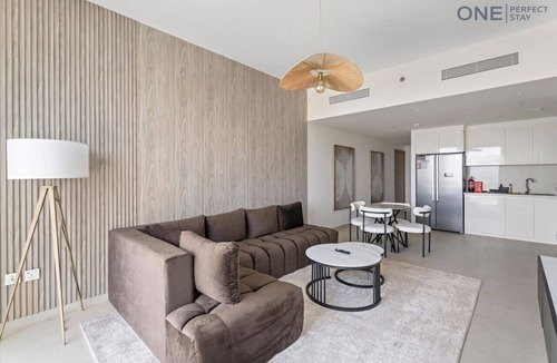 Za'abeel 1 Apartment | Modern 2-BR Oasis Downtown Views