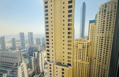 Dubai Marina Apartment | Modern 2BR with Sea View Shams 1 JBR