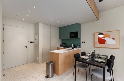 Business Bay Apartment | Modern Comfort: 1BR w/Burj Khalifa View