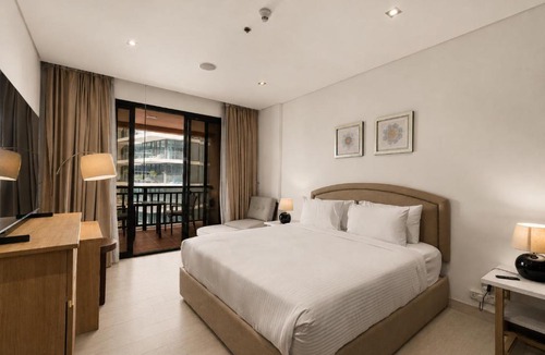 Jumeirah Beach Residence Apartment | Modern Design 1 Bedroom Apartment, Pool Access