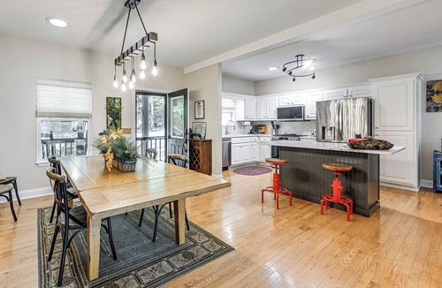 Sapphire House | Modern Mountain Zen 3-Bed, 3-Bath Home with Creeks