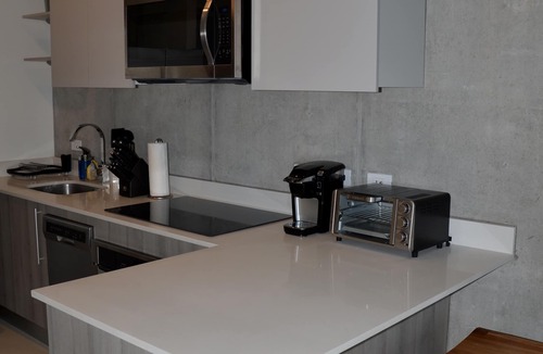 Rohrmoser Apartment | Modern studio with A/C, Near to National Stadium