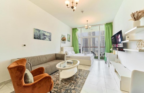 Business Bay Apartment | Modern Studio With Iconic Burj Khalifa & Canal Views