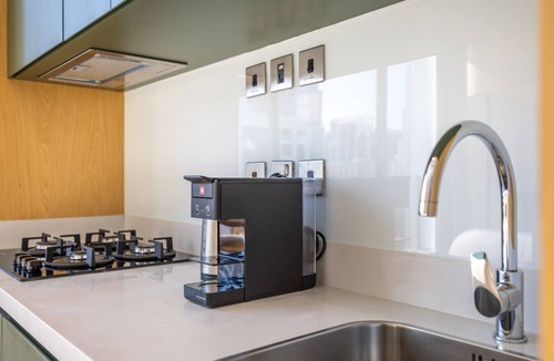 Al Satwa Apartment | Mood 22 - Corner Loft Studio: Spacious & Stylish