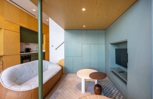 Al Satwa Apartment | Mood 22 - Superior Deluxe Loft Studio: Chic Escape