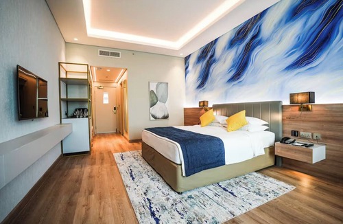Garhoud Hotel | Movenpick Al Bustan | Classic Room | Arabic Hospitality, Modern Comfort, 5-Star