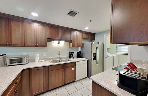 Navarre Beach Condo | Navarre Towers #203 | Gulf-Front, Pool, Sports Courts