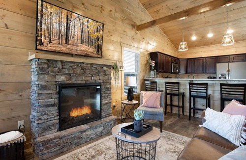 Pigeon Forge Cabin | Near Middle Of Pigeon Forge Parkway/Hot Tub/New