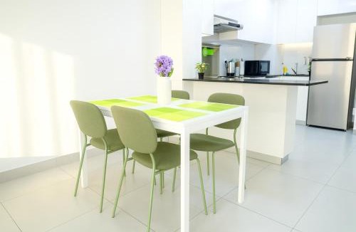 Al Barsha Apartment | New Large 2BR Apt Sleeps 10 Adults with Pool Gym Parking and Wifi