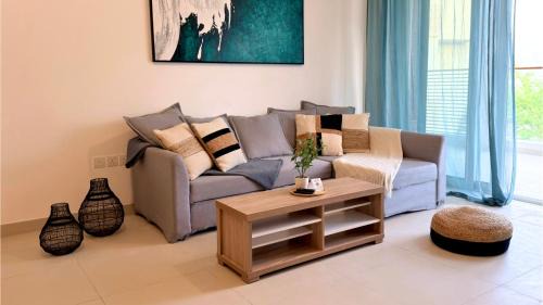 As Sifah Apartment | Ocean crescent by Bait Zain