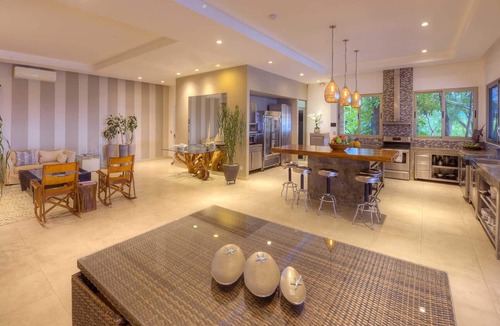 Coco Villa | Ocean-View Villa Just Minutes from the Beach – Pure Paradise