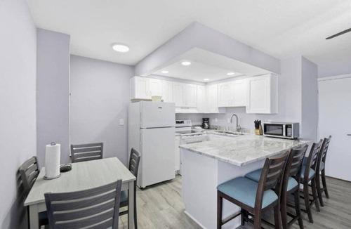Ormond Beach Park Condo | Oceanfront Studio | Balcony + Pool | Sleeps 4
