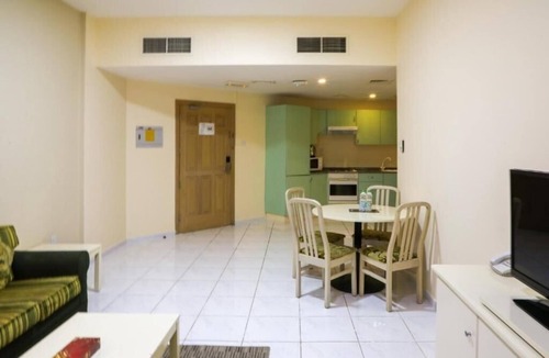 Al Mankhool Hotel | One Bedroom Apartment Near Burjuman Metro Station By Luxury Bookings