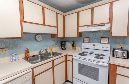 Garden City Condo | ONE BEDROOM CONDO TO DIE FOR Royal Garden 803